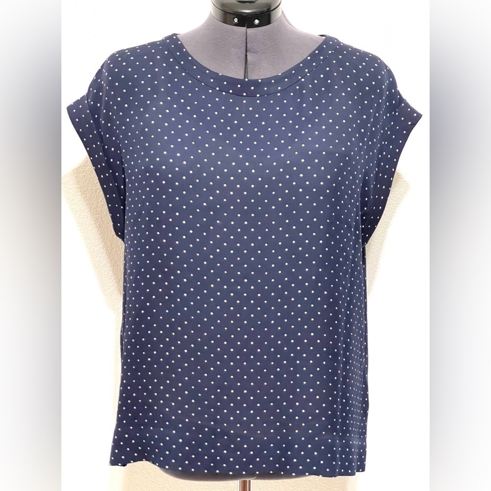 Theory Woman 100% SILK Blue White Stars Short Sleeve Blouse Size M